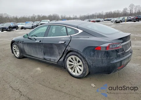 2017 Tesla Model S z USA, uszkodzony, nr VIN 5YJSA1E21HF198963